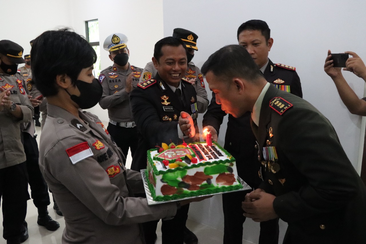 Wujud Sinergitas TNI-Polri, Polres Bintan Berikan Kejutan Spesial di Hari Jadi TNI ke 77